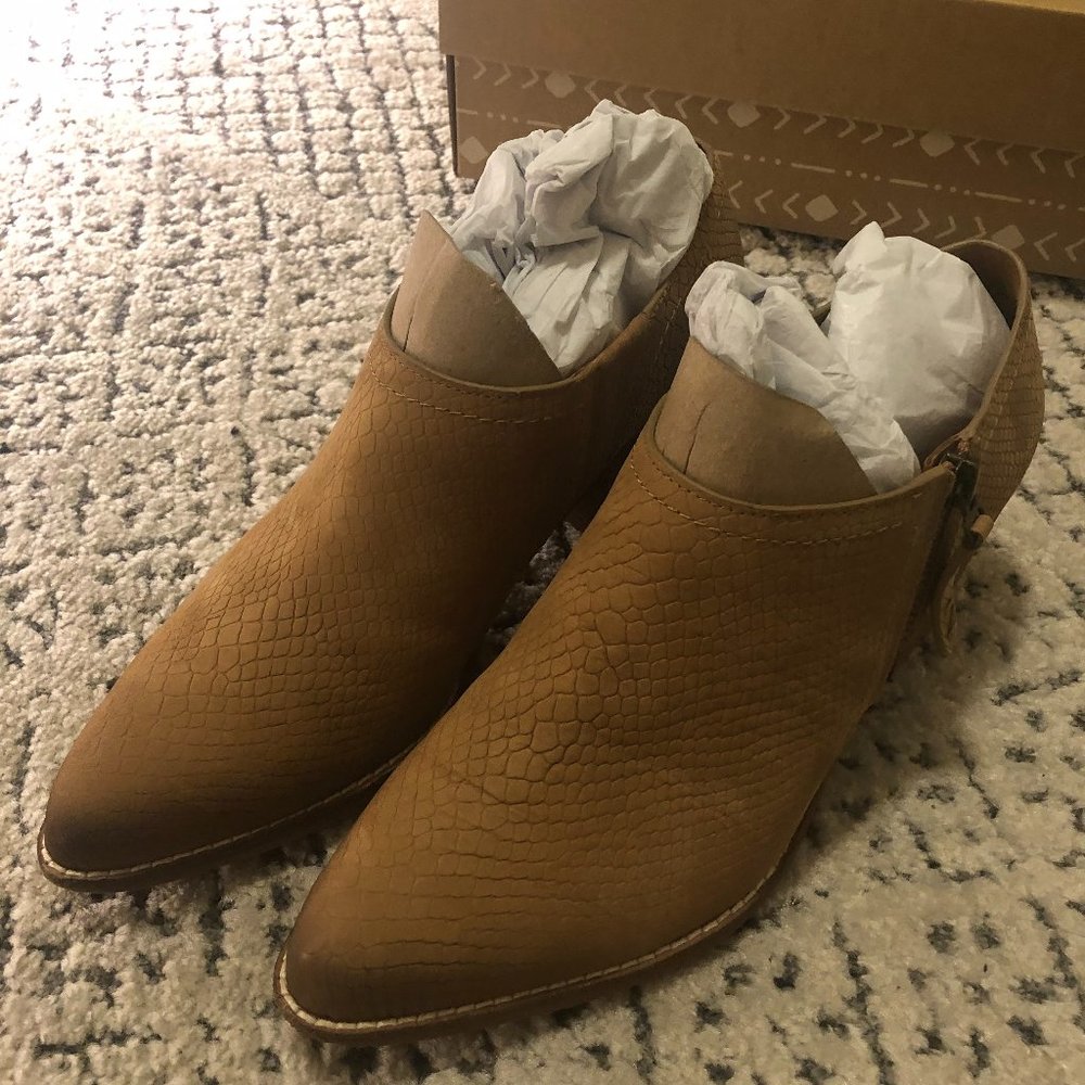 Zodiac Margot Ankle Boot Size 8.5